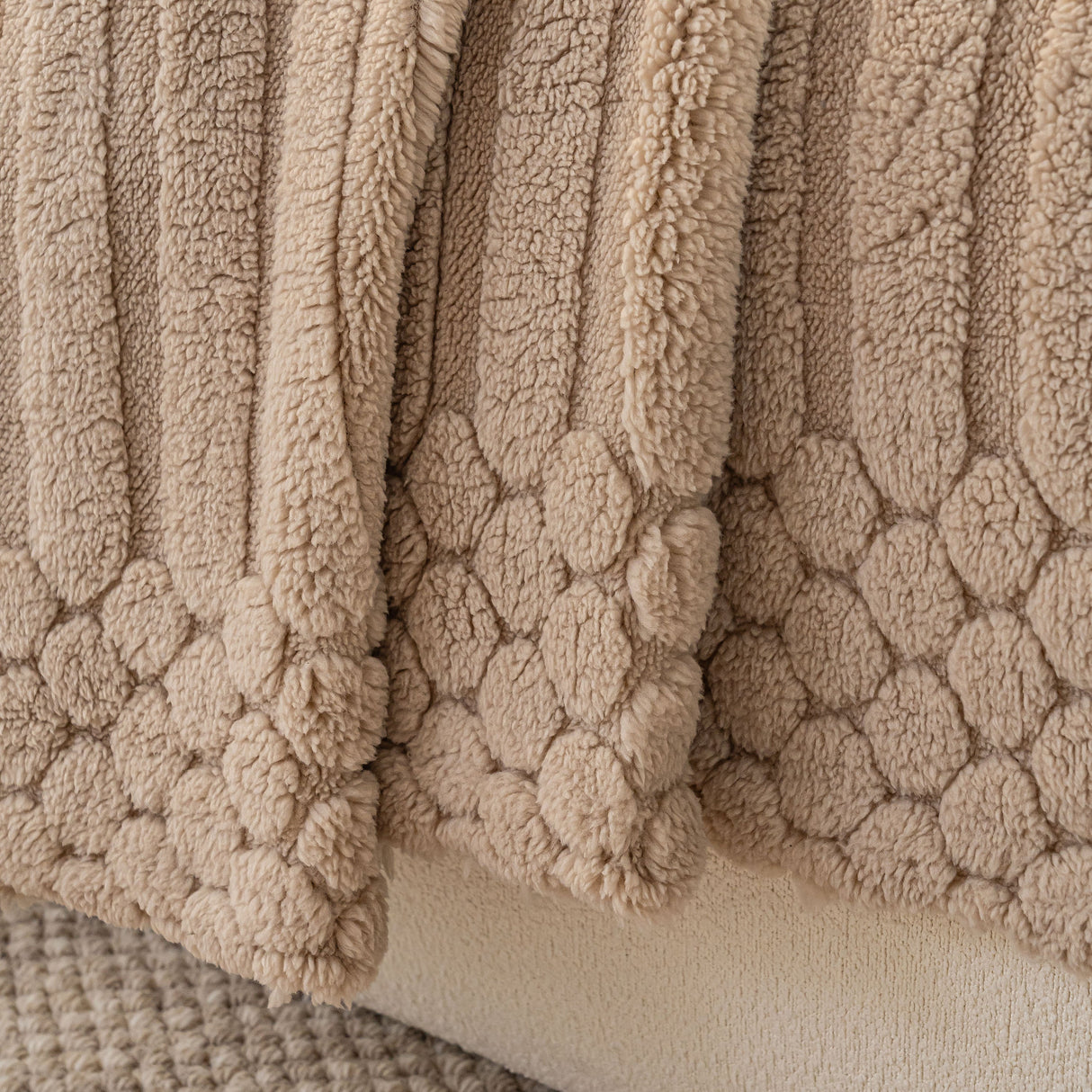 Boho 3D Geometric Throw Blanket for Couch, Luxurious Velvety Plush Fleece Sofa Cover