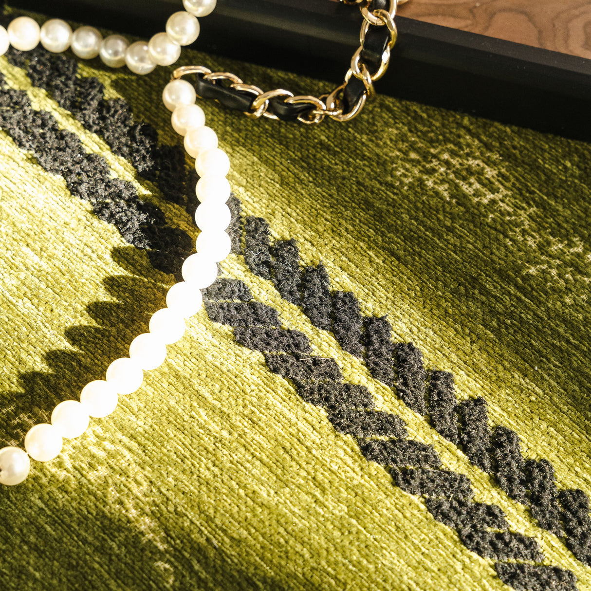 Non-Slip Sofa Cover with Thick Chenille Texture Woven Stripe Couch Protector Throw