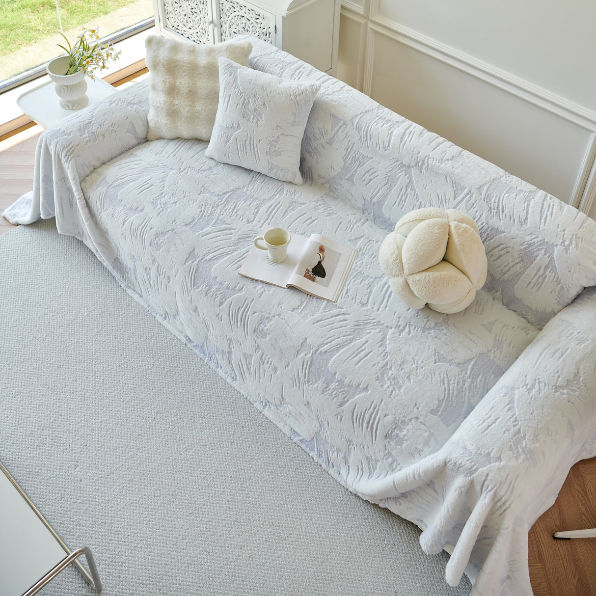 Plush Faux Fur Warm Sofa Cover with Waves Jacquard Textured Throw Blankets for Couch