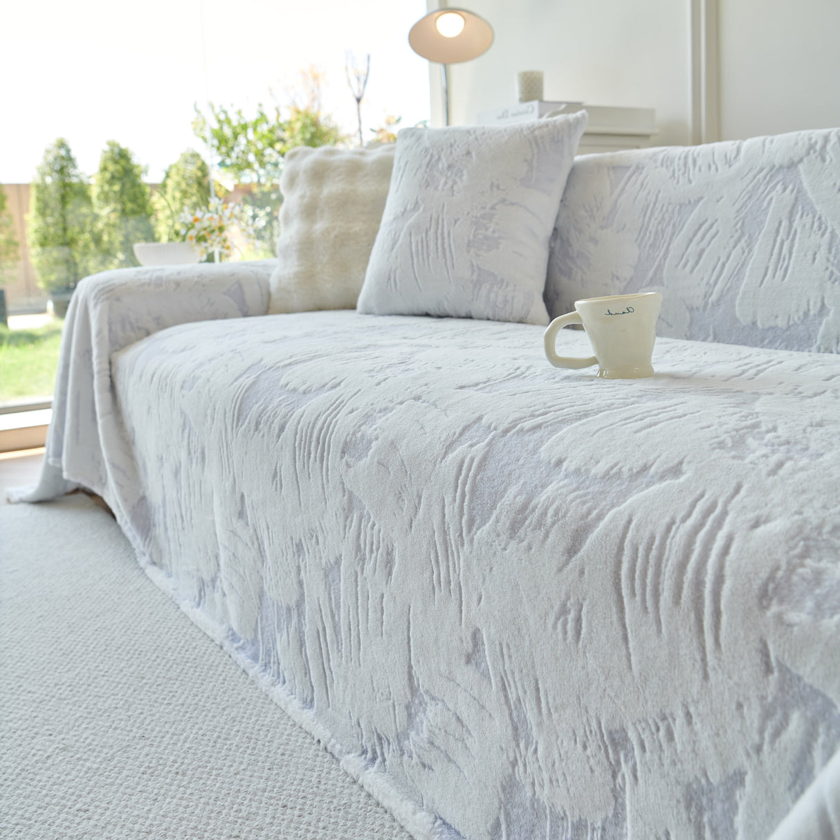 Plush Faux Fur Warm Sofa Cover with Waves Jacquard Textured Throw Blankets for Couch