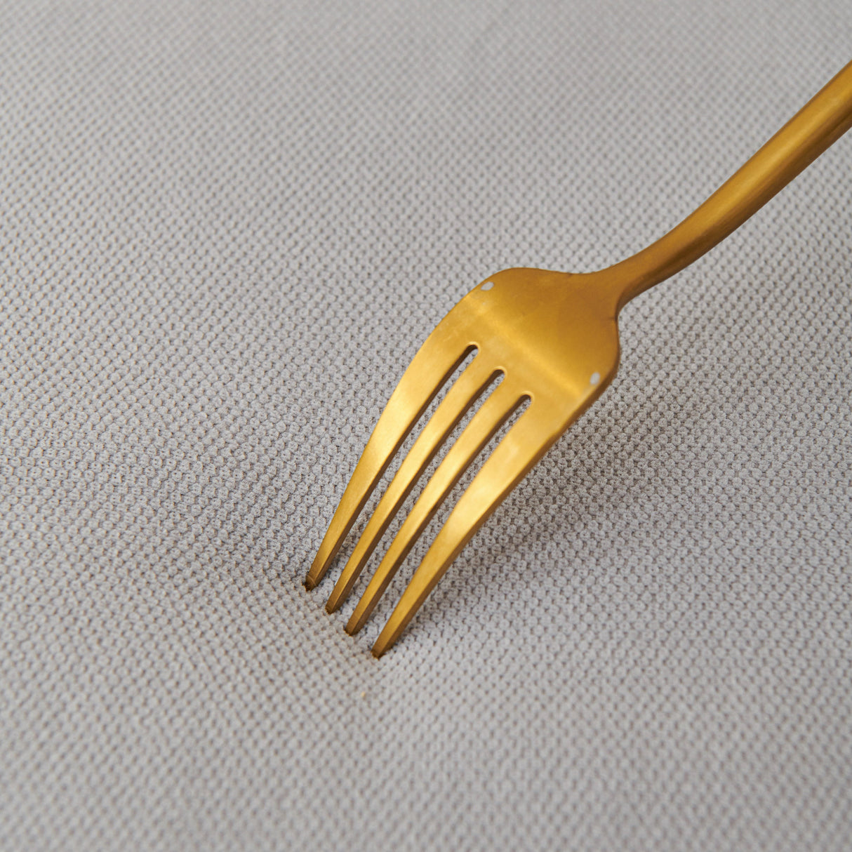 Waterproof Scratch Proof Sofa Protector Throw Blanket, Couch Cover for Pets & Kids