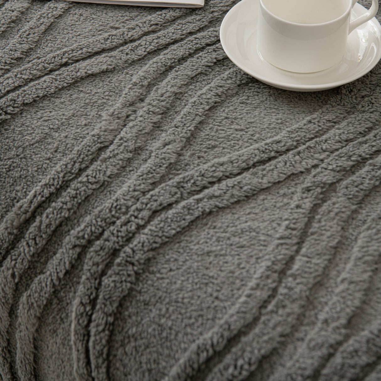 Winter Thickened Non-slip Blanket, Three-Dimensional Embossed Cotton Velvet Sofa Cover