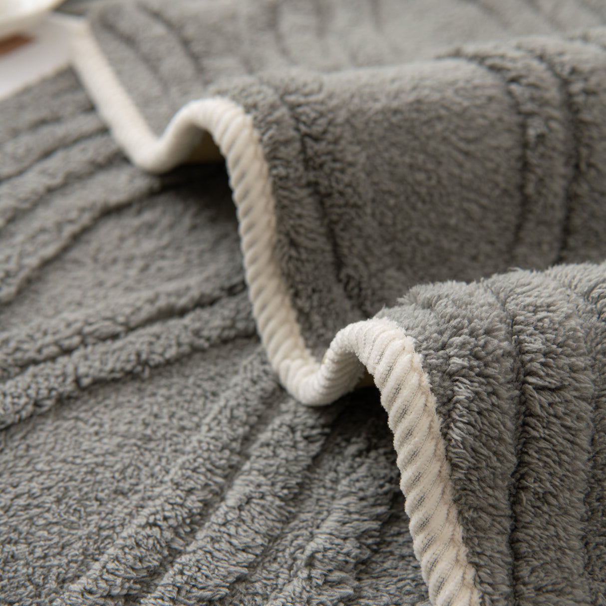 Winter Thickened Non-slip Blanket, Three-Dimensional Embossed Cotton Velvet Sofa Cover