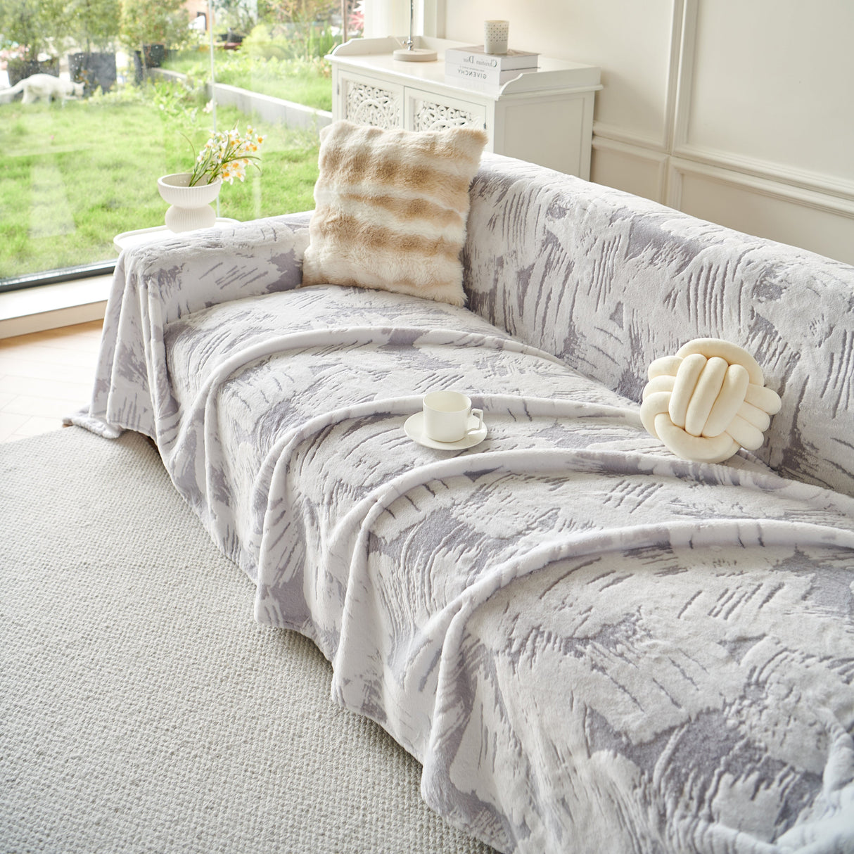 Plush Faux Fur Warm Sofa Cover with Waves Jacquard Textured Throw Blankets for Couch