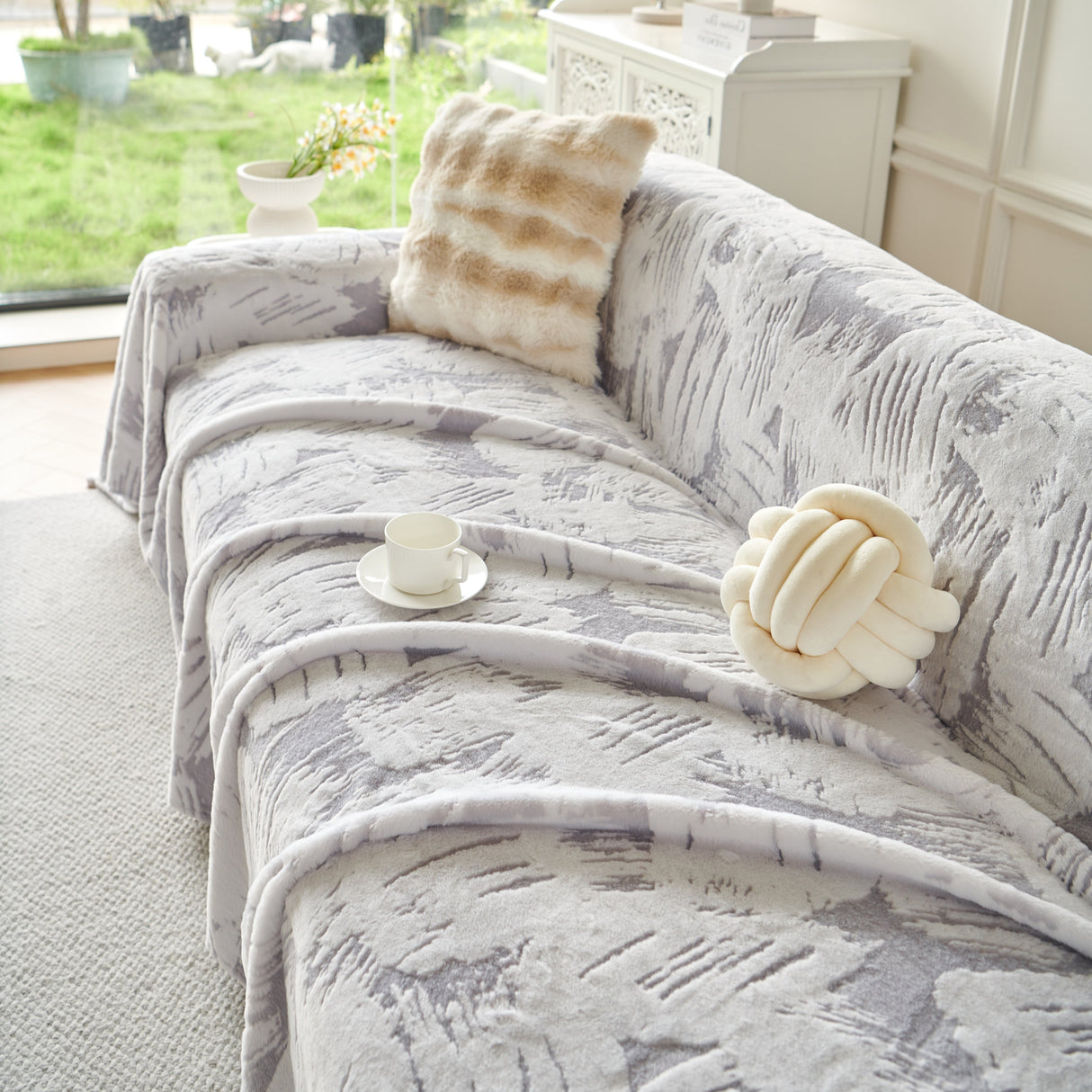 Plush Faux Fur Warm Sofa Cover with Waves Jacquard Textured Throw Blankets for Couch