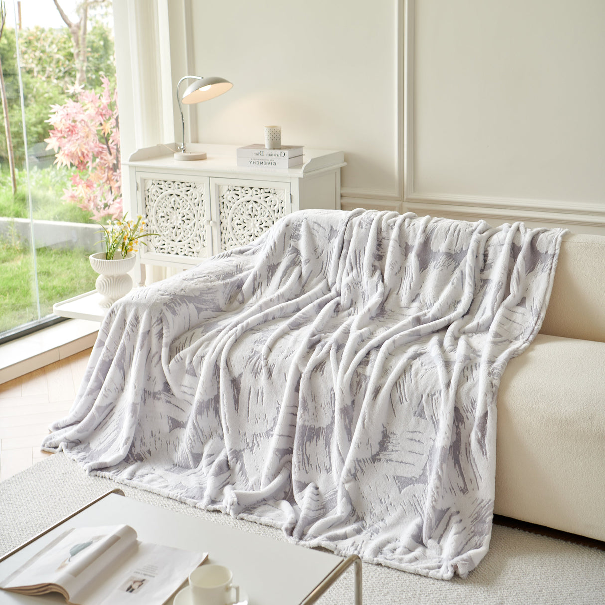 Plush Faux Fur Warm Sofa Cover with Waves Jacquard Textured Throw Blankets for Couch