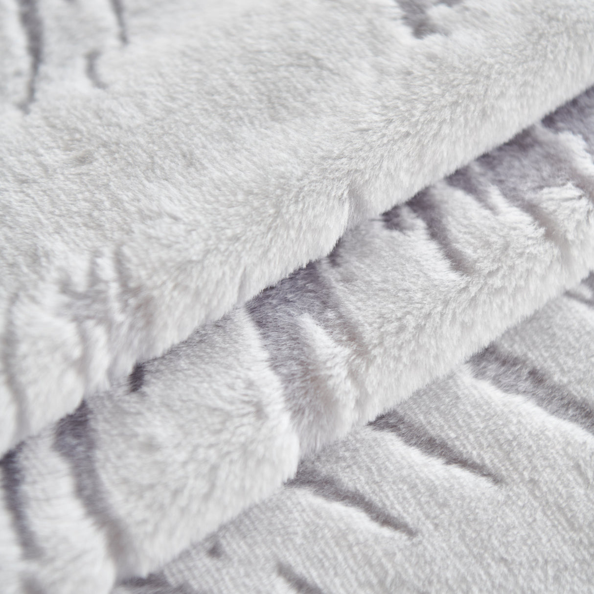 Plush Faux Fur Warm Sofa Cover with Waves Jacquard Textured Throw Blankets for Couch