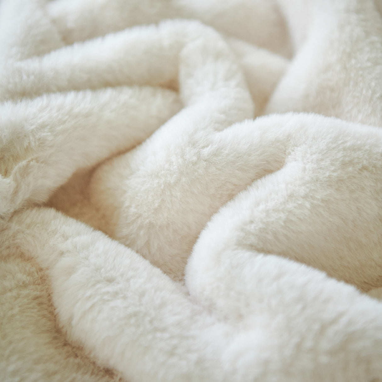 Faux Fur Smooth Plush Comfy Couch Covers, Soft Thicked Durable Blankets and Throws for Sofas