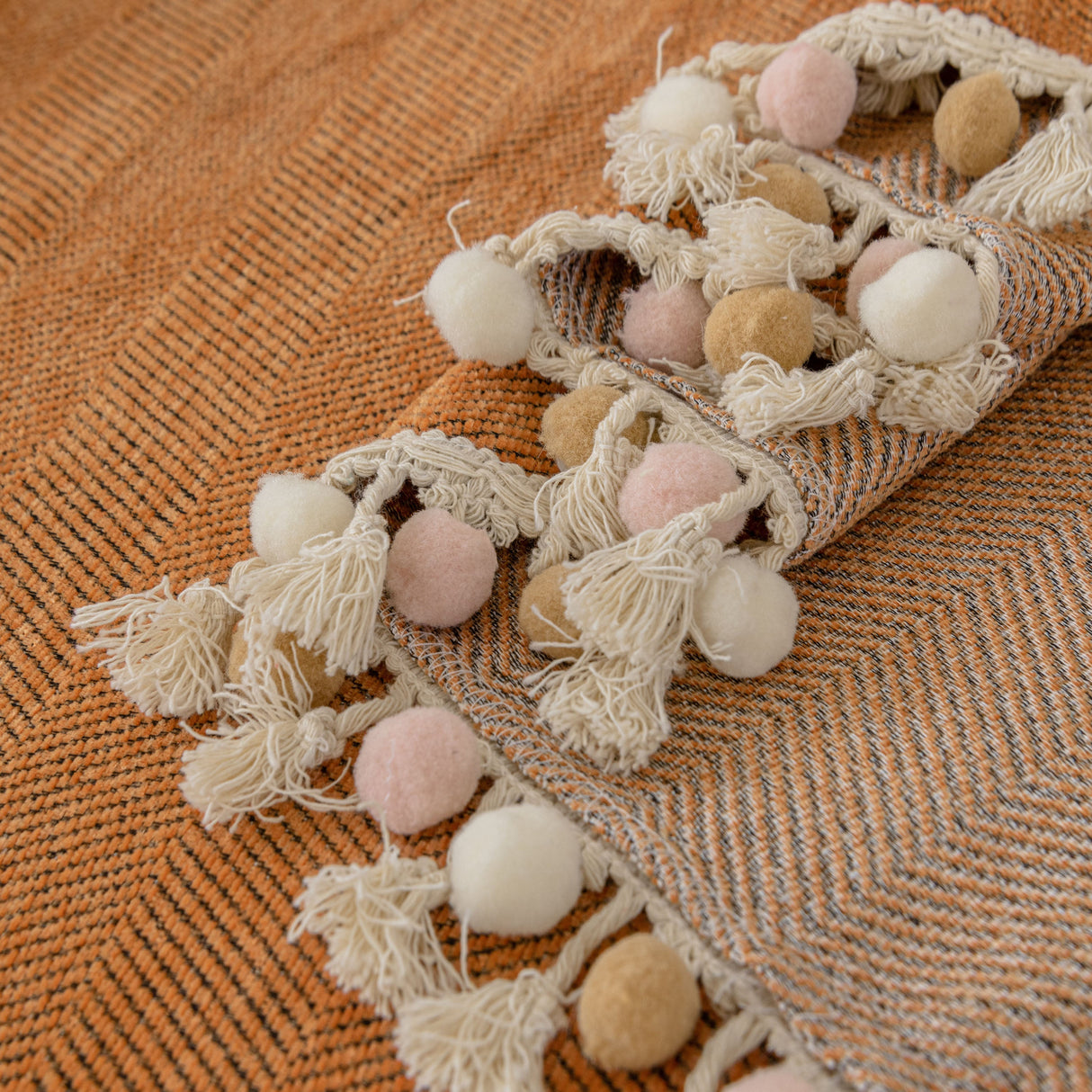 Boho Herringbone Sofa Throw Blanket with Pom Pom Tassels Stylish Furniture Slipcover