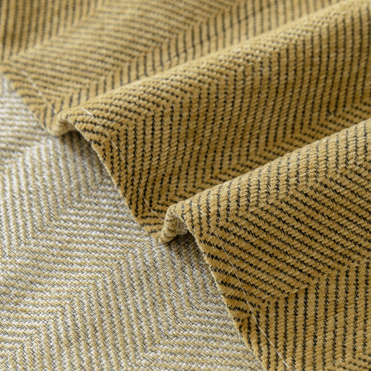 Boho Herringbone Sofa Throw Blanket with Pom Pom Tassels Stylish Furniture Slipcover