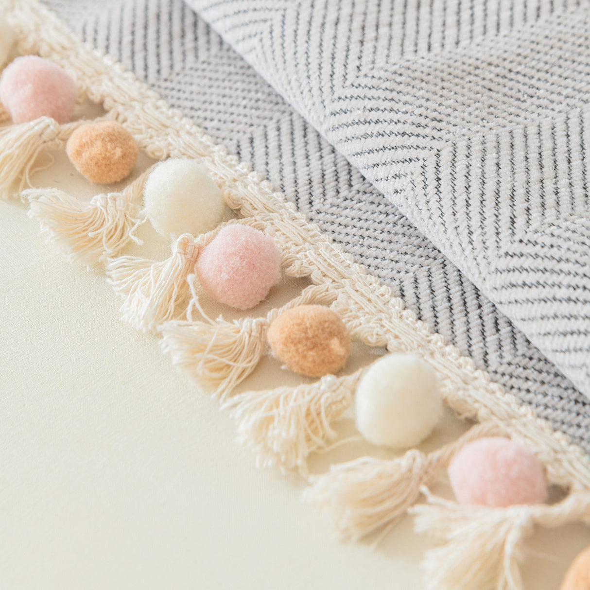 Boho Herringbone Sofa Throw Blanket with Pom Pom Tassels Stylish Furniture Slipcover