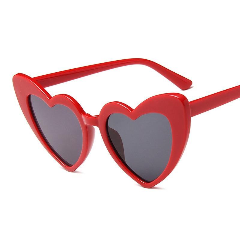 Elegant Retro Love Heart Sunglasses Women Big Frame Personality Sunglasses Fashion Cute Retro Cat Eye Vintage Sunglasses For Women and Girl