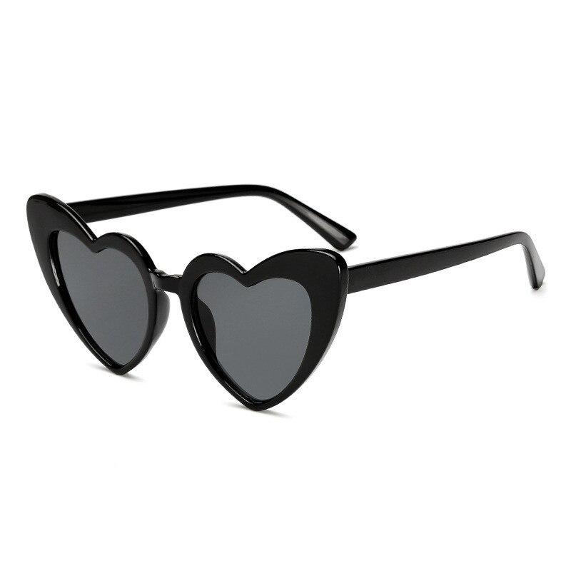 Elegant Retro Love Heart Sunglasses Women Big Frame Personality Sunglasses Fashion Cute Retro Cat Eye Vintage Sunglasses For Women and Girl