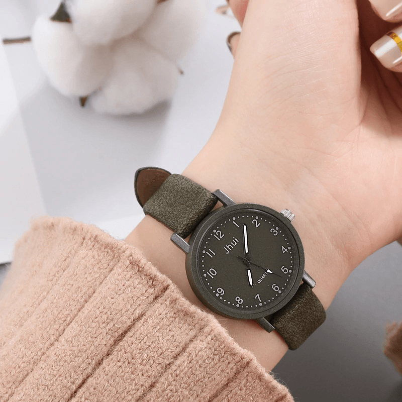 New Women's Fashion Leather Wrist Watch For Women and Ladies Excelent Gift For Women and Girls