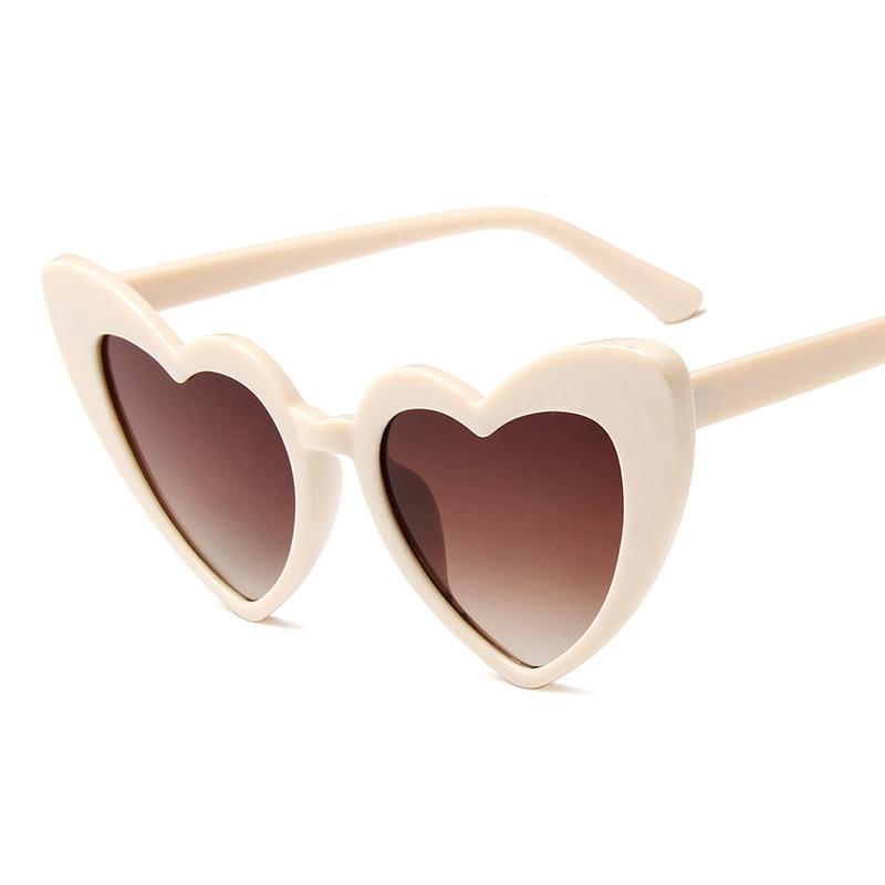 Elegant Retro Love Heart Sunglasses Women Big Frame Personality Sunglasses Fashion Cute Retro Cat Eye Vintage Sunglasses For Women and Girl