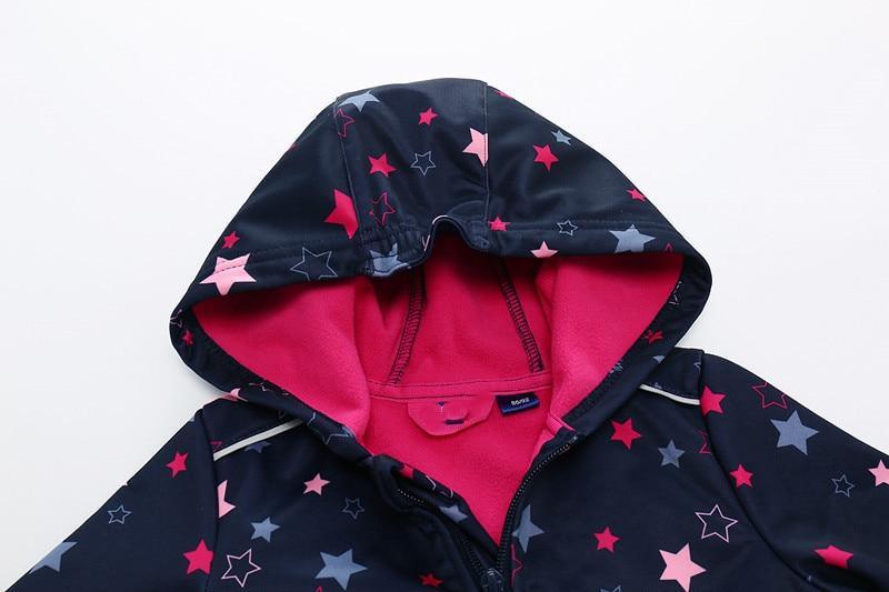 Ski suit For Children Soft Shell Outdoor Jacket Waterproof Fleece Lining Jumpsuit For Boys and Girls In Modern Colorful Design