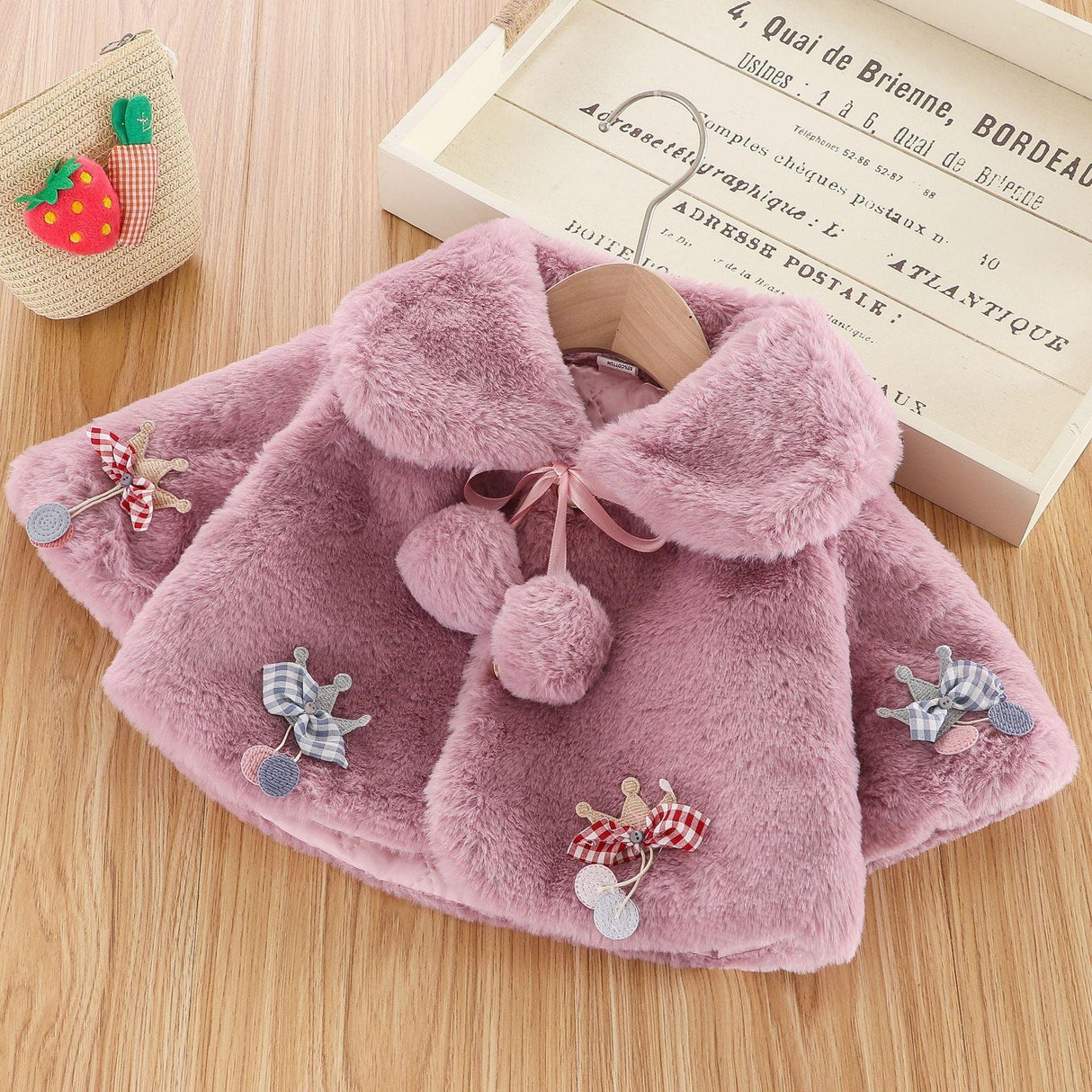 New Luxury Baby Warm Cute Princess Fur Cloak Jacket For Baby Girls In Elegant Winter Design