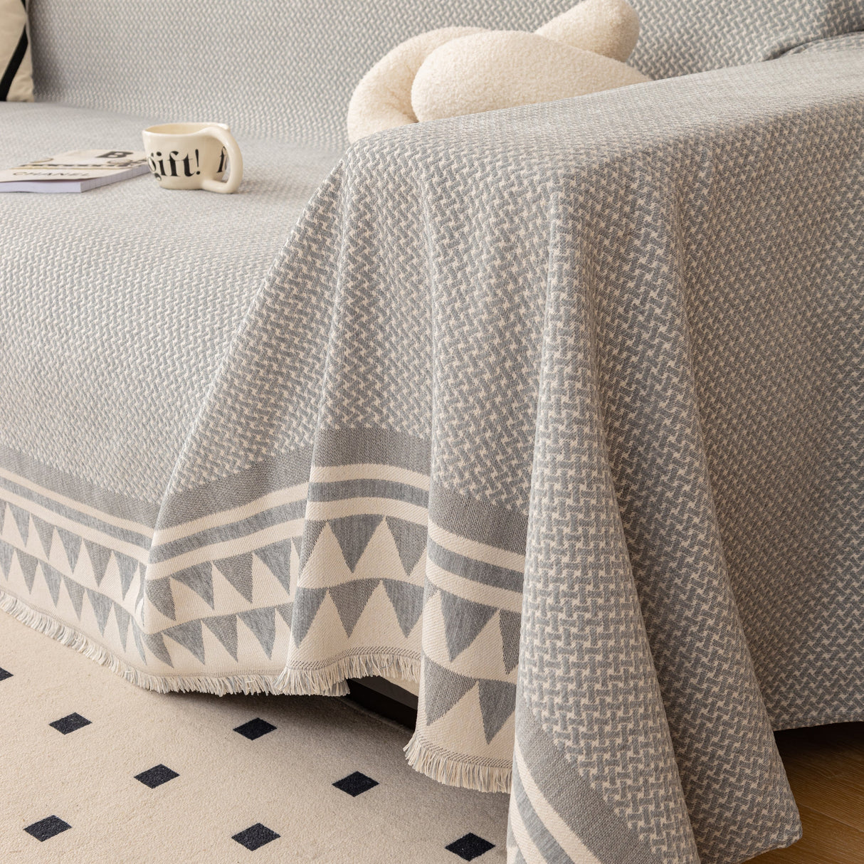 Chenille Jacquard Sofa Throw Blanket Cover Soft Polyester Weave Couch Throw Cover for Pets Dog Kids