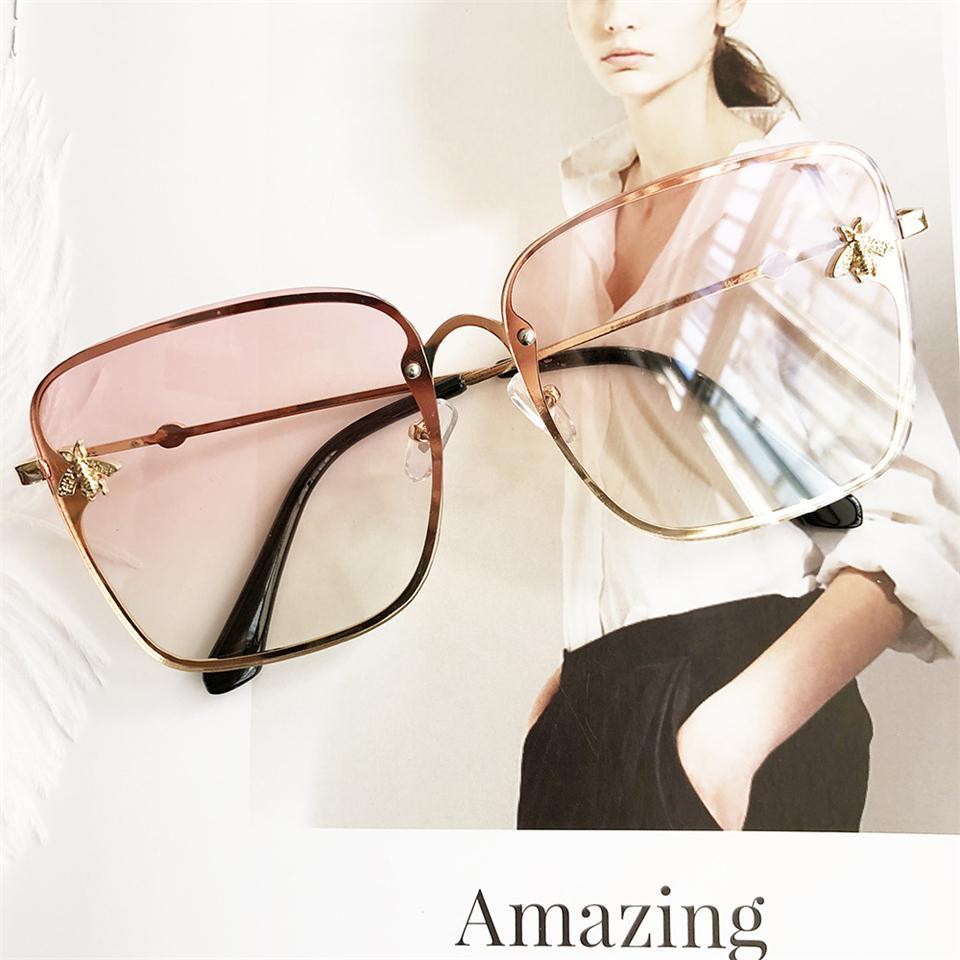 Popular brand Oversize Square Sunglasses For Women and Ladies Luxury Driving Superstar Designer Sunglasses With Shades and Gradient Glasses With UV400 Protection