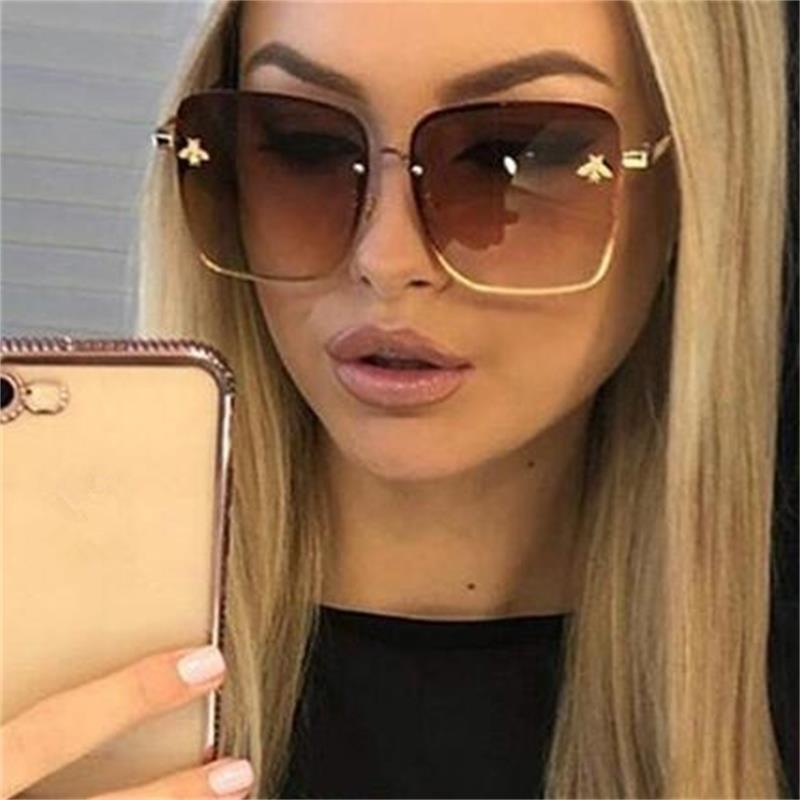 Luxury Square Modern WIth Metal Luxury Bee Sunglasses For Women and Ladies With Retro Brand designer Metal Frame Oversized Style And Grandient Glasses