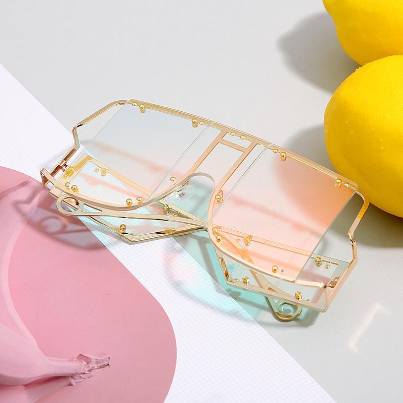 Luxury Modern NEW Fashion Square Oversized and Big Frame Woman and Ladies SunglasseBrand Metal Rivet Trend Unique Female Eyewear Wth UV 400 Protection
