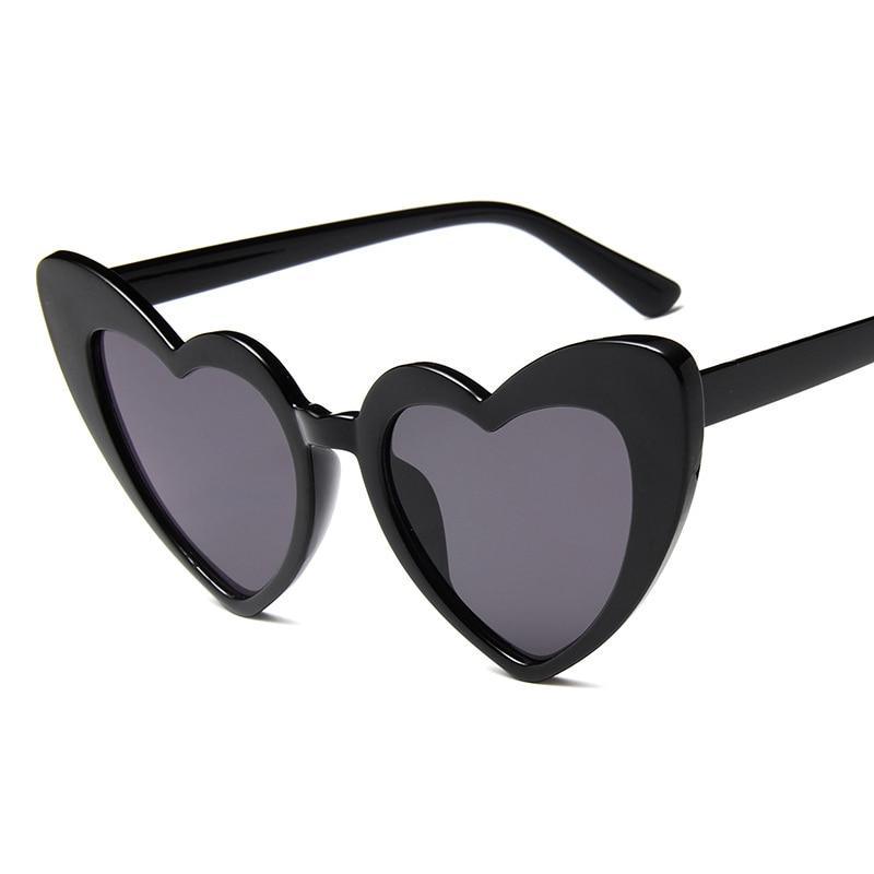 Elegant Retro Love Heart Sunglasses Women Big Frame Personality Sunglasses Fashion Cute Retro Cat Eye Vintage Sunglasses For Women and Girl