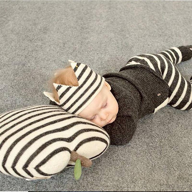 Modern Luxury New Trend Baby Hat Girls and Boys Crown Knitted Cap Toddler Empty Top Hats Newborn Design Woolen Yarn Bonnet For Kids