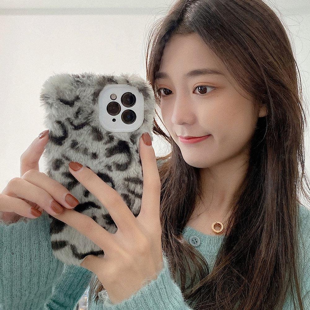 Fashion Fluffy Plush Leopard Camera Protection Phone Case For iphone 13 11 12 Pro MAX X XS XR Winter Warm Girl Soft and Comfortable Case Unique Design Soft Cover