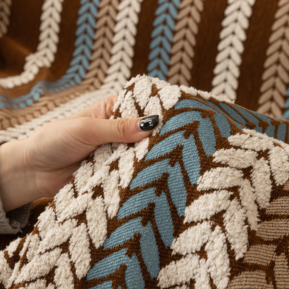 Cozy Decorative Throw Blanket for Couches, Boho Plush Woven Sofa Cover with Stripes