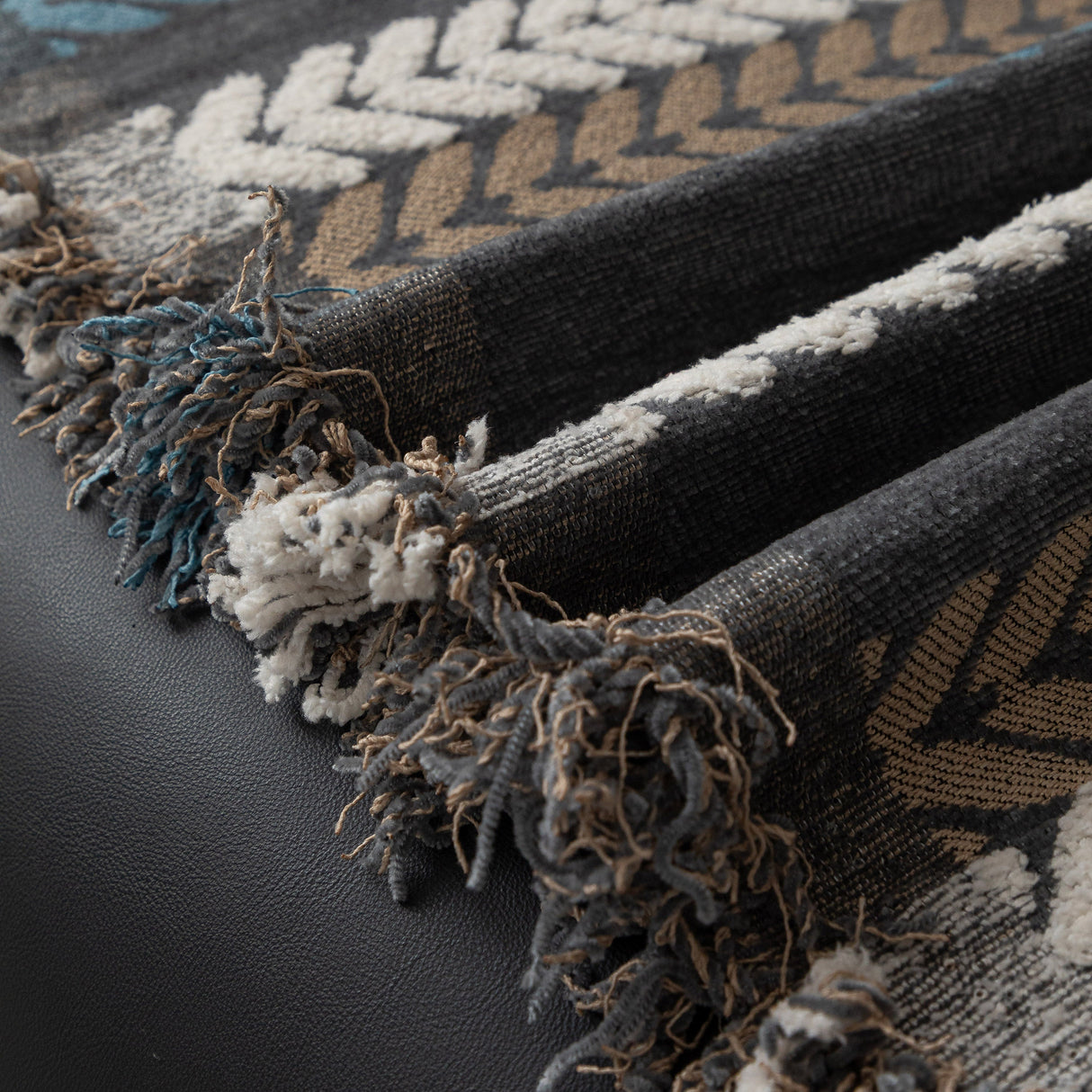 Cozy Decorative Throw Blanket for Couches, Boho Plush Woven Sofa Cover with Stripes