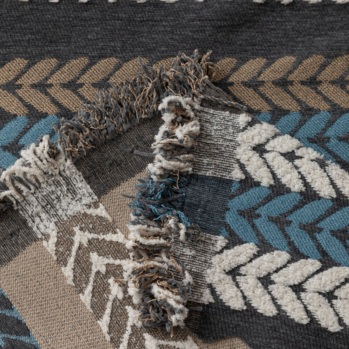 Cozy Decorative Throw Blanket for Couches, Boho Plush Woven Sofa Cover with Stripes