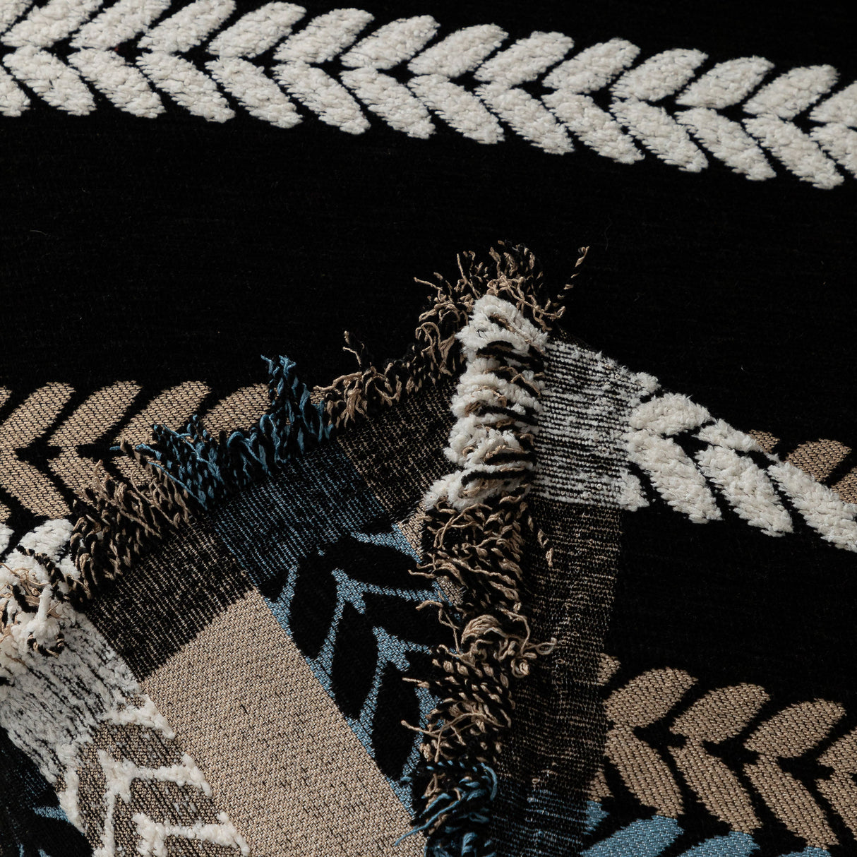 Cozy Decorative Throw Blanket for Couches, Boho Plush Woven Sofa Cover with Stripes