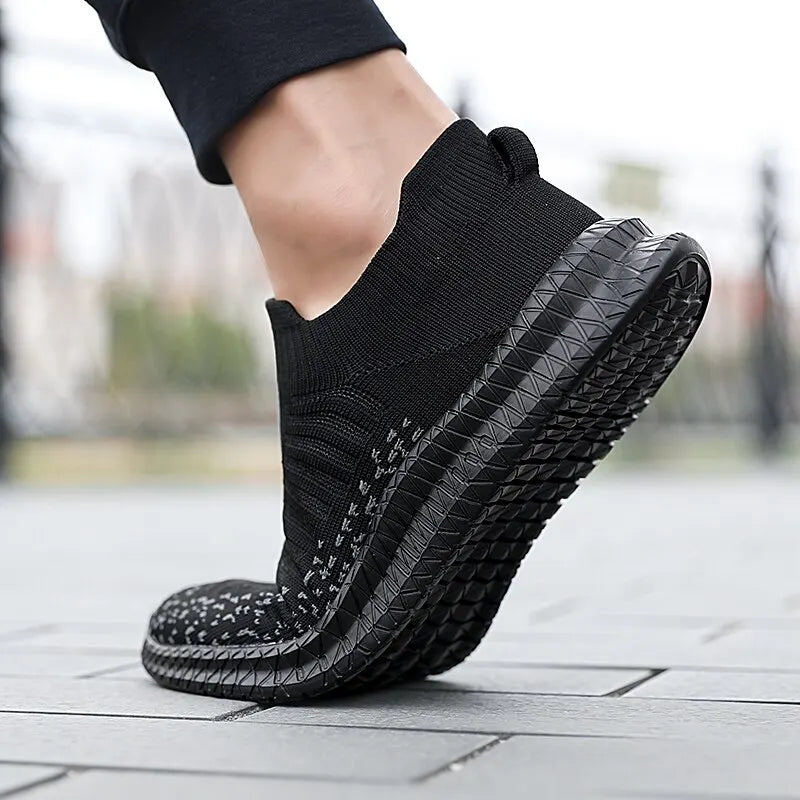 Lightweight and Breathable Men s Running Shoes