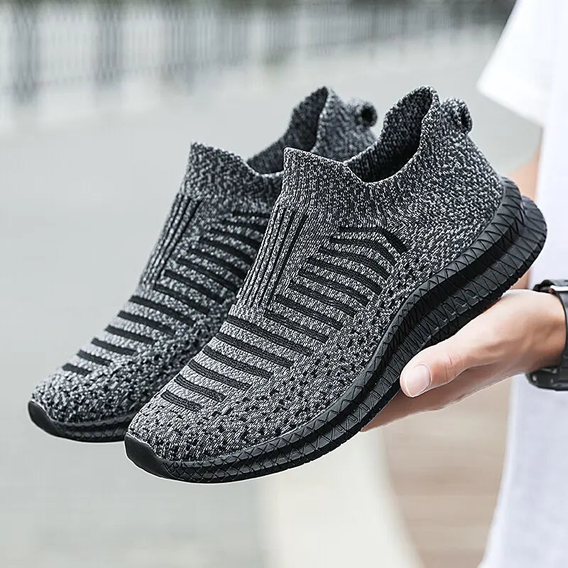 Lightweight and Breathable Men s Running Shoes