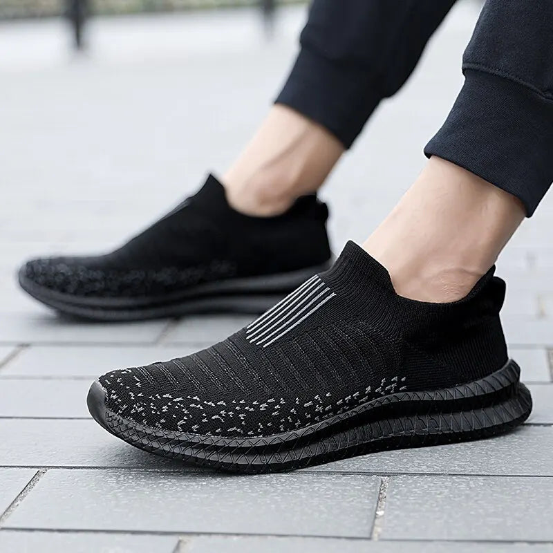 Lightweight and Breathable Men s Running Shoes