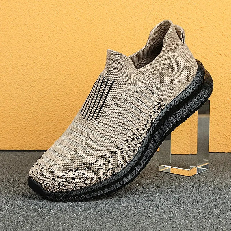 Lightweight and Breathable Men s Running Shoes
