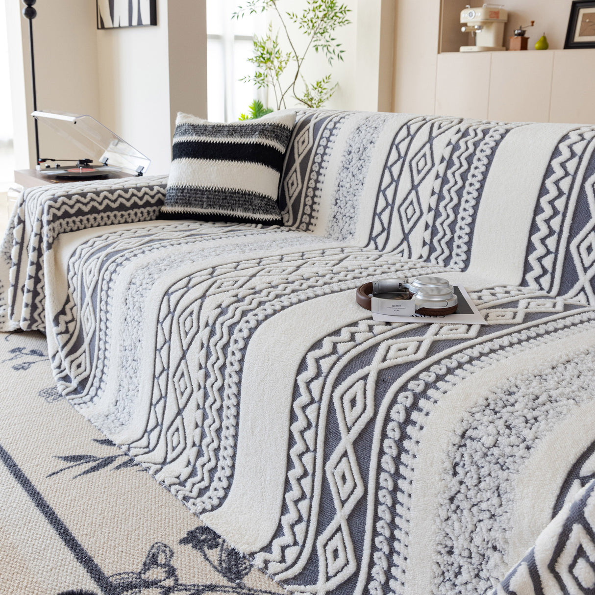 Bohemian Tufted Sofa Cover, Plush Flannel Throw Blanket with 3D Woven Aztec Stripes