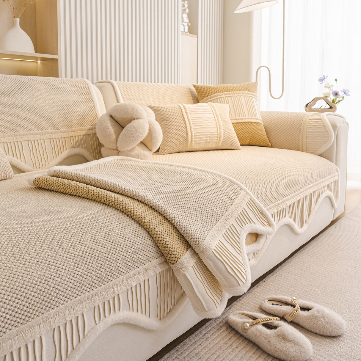 Dog Washable Sofa Protector Cover, Non-Slip Couch Slipcover with Soft Furry Trim