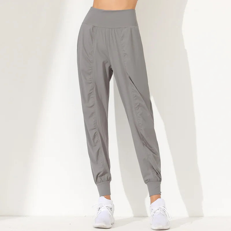Lightweight Breathable Yoga Pants with Pockets