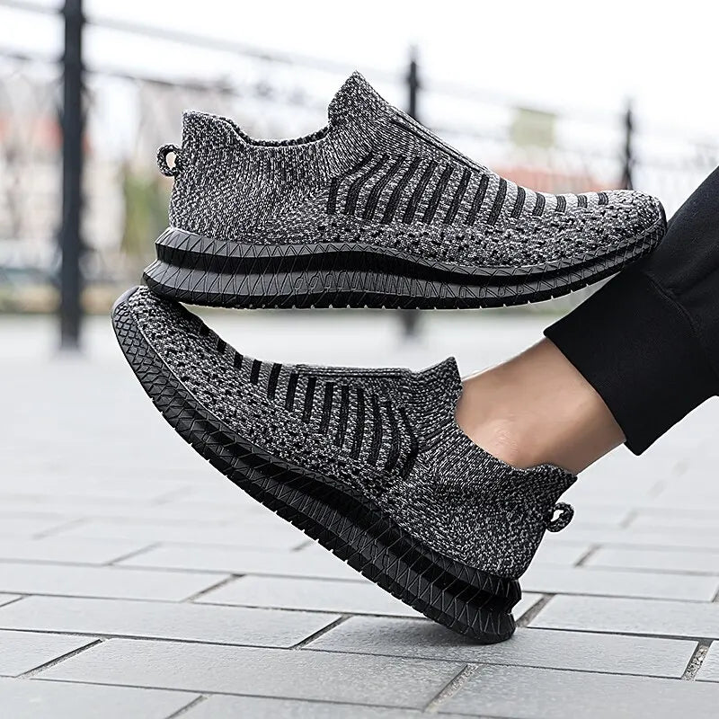 Lightweight and Breathable Men s Running Shoes