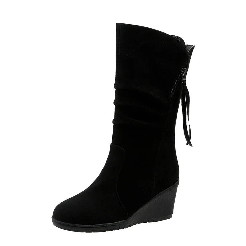 Stylish & Cozy: Vintage Suede Ankle Boots