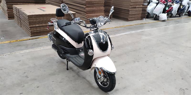 TrailMaster Sorrento 50cc Street Scooter, Ships Fully Assembled