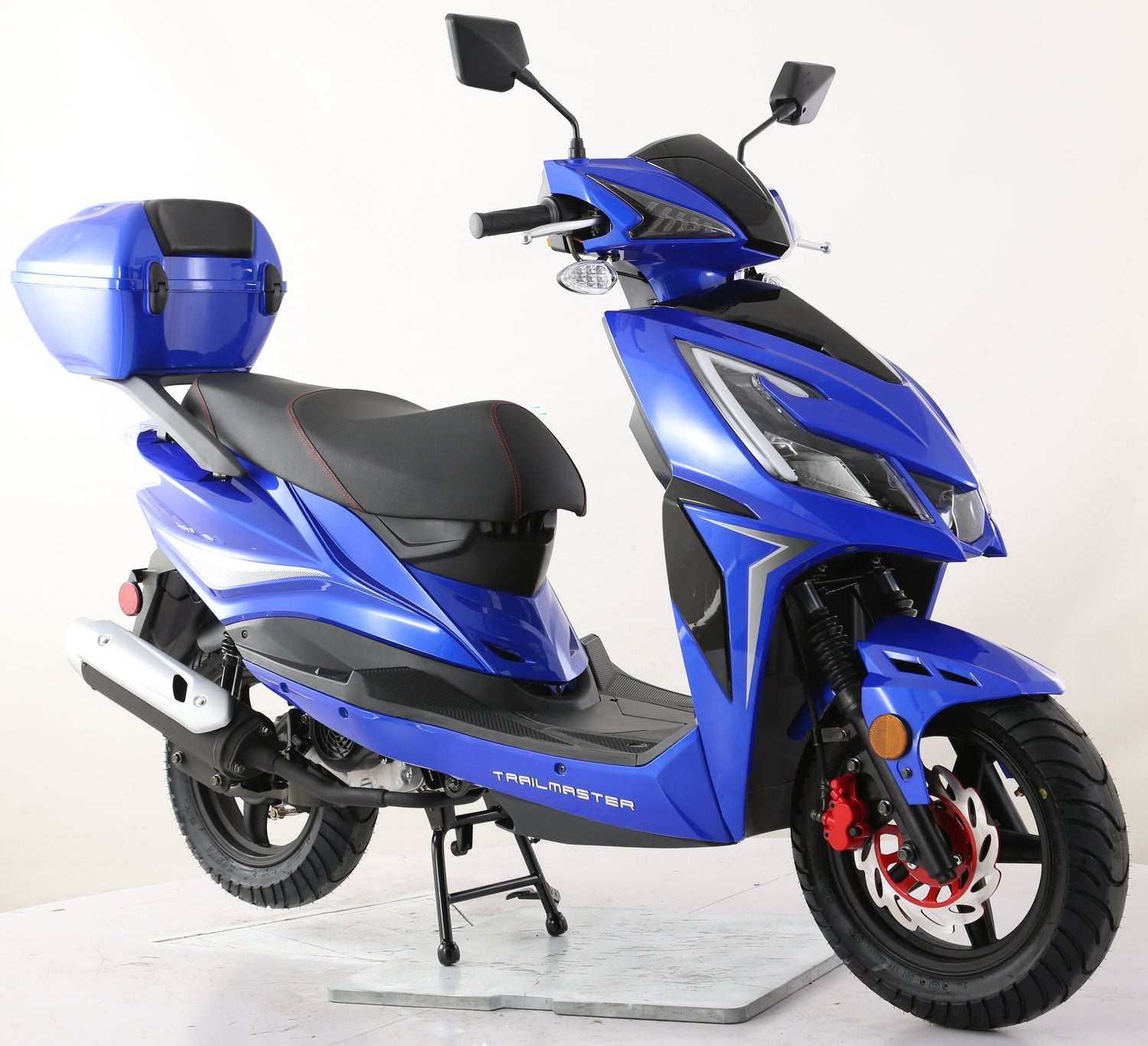 TrailMaster Trophy 150cc Street Scooter