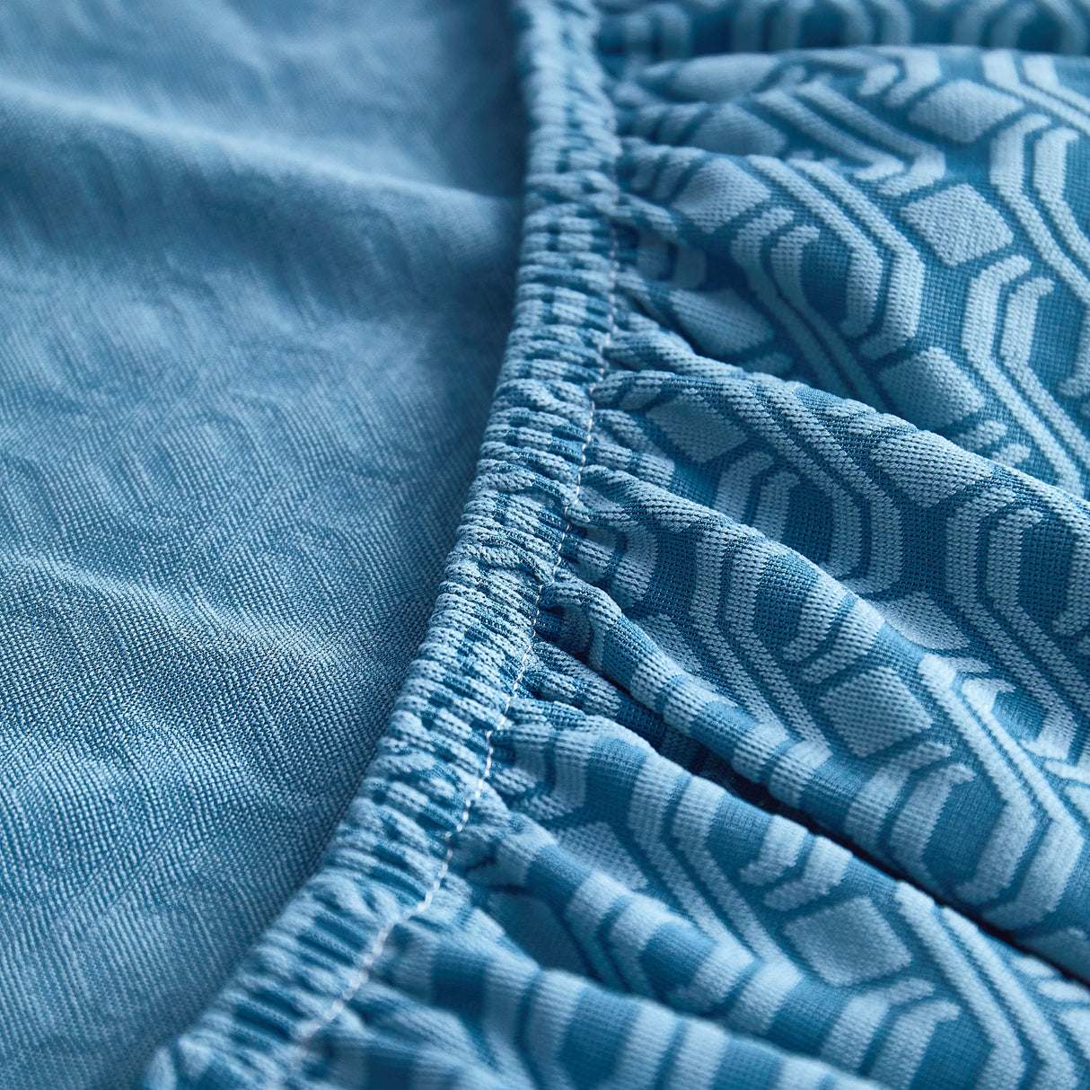 Growth Rings Jacquard Fleece Fabric Stretch Cushion Cover, Non-Slip Furniture Protector for Kids, Couch Cushion Covers