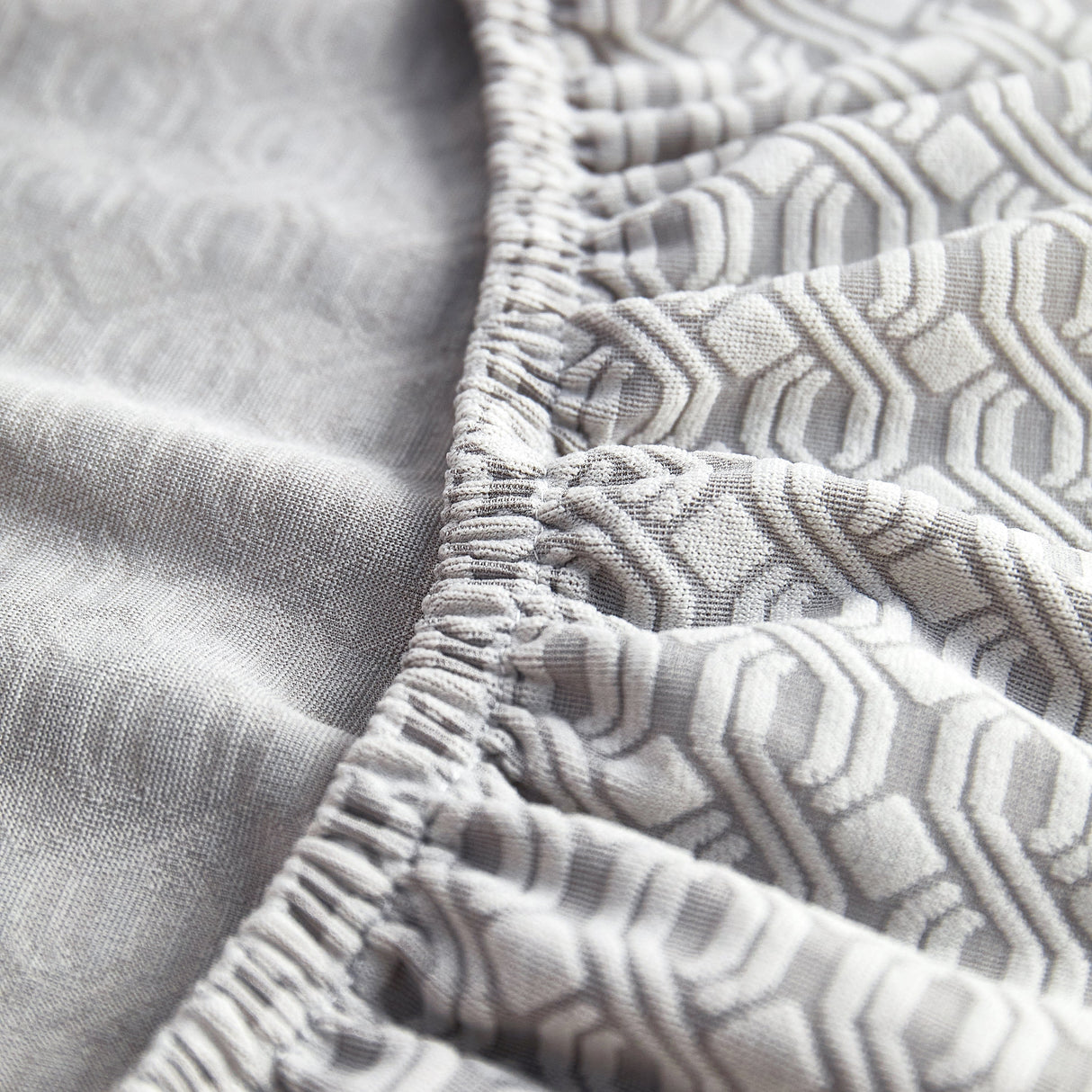 Growth Rings Jacquard Fleece Fabric Stretch Cushion Cover, Non-Slip Furniture Protector for Kids, Couch Cushion Covers