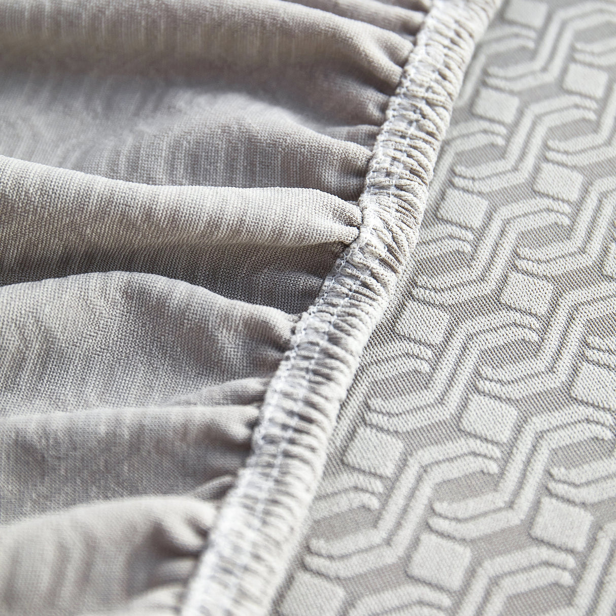 Growth Rings Jacquard Fleece Fabric Stretch Cushion Cover, Non-Slip Furniture Protector for Kids, Couch Cushion Covers