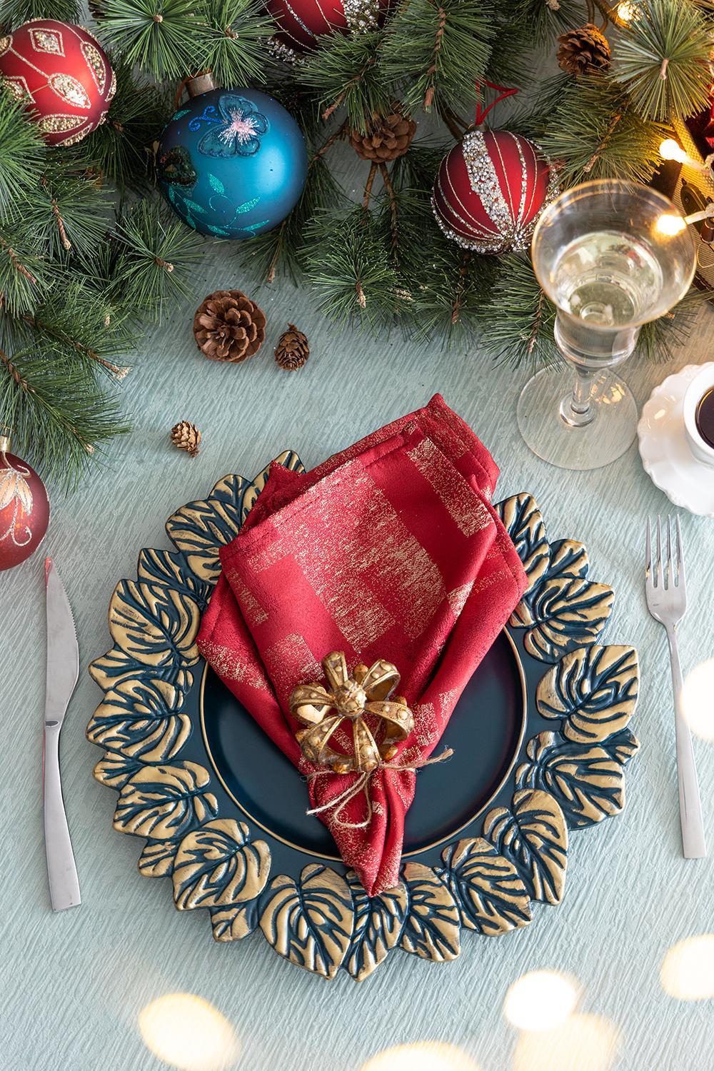 Plastic Charger Plate (Set of 8) - Blue / Gold by Couch.com