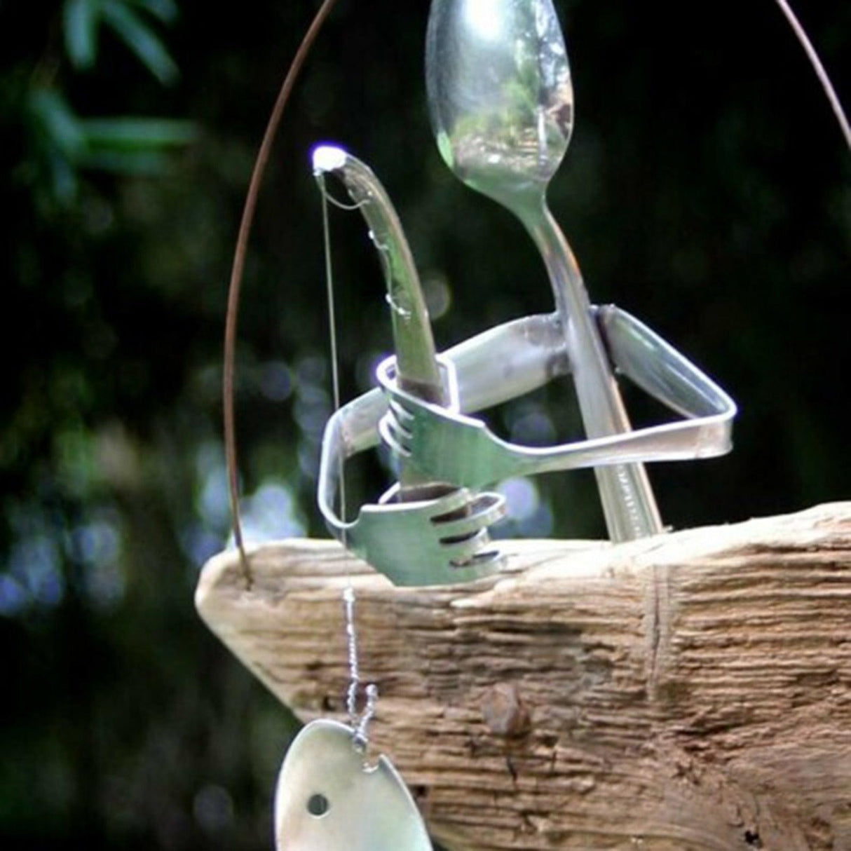Creative Fishing Man Spoon Fish Sculptures Wind Chime Home Bedroom Painted Fish Mobile Tropical Fish Home Decor Yard Garden Hanging Ornament Decoration