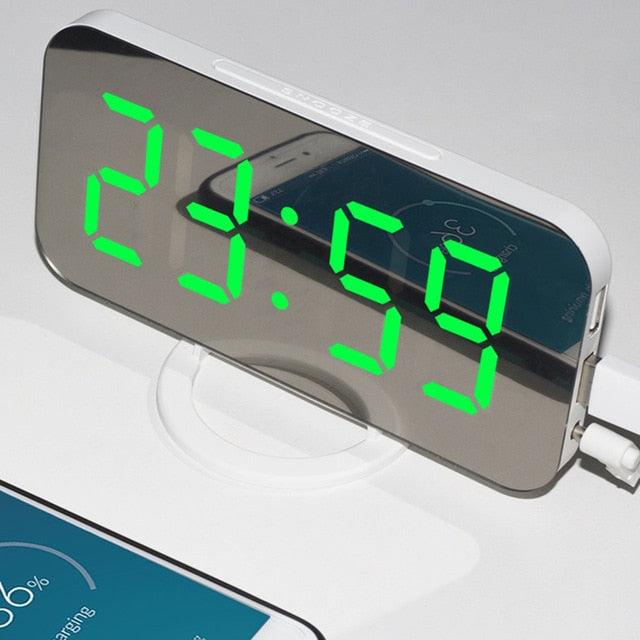 Digital Alarm Clock Desk Table Clock 3 Alarm Sounds Adjustable Volume Easy Digital Alarm Clock for Kids and Adults Compact Desk & Shelf Clocks for Bedroom Curved LED Screen Alarm Clocks For Kid Bedroom Temperature Snooze Function Home Decor Watch