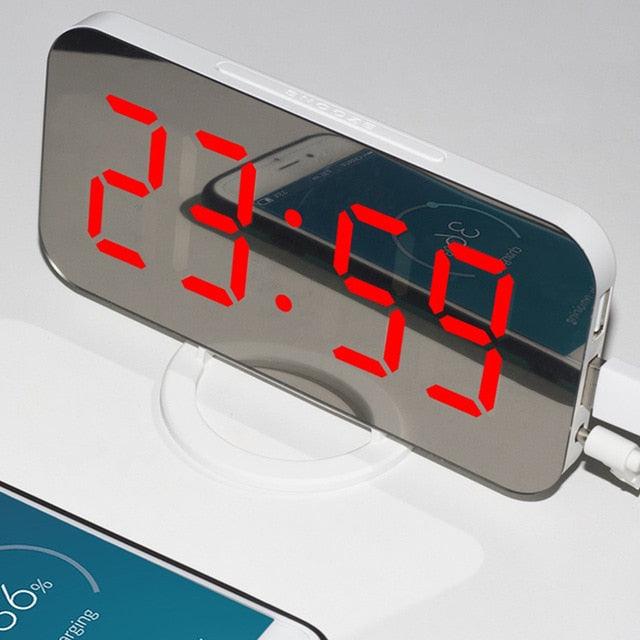 Digital Alarm Clock Desk Table Clock 3 Alarm Sounds Adjustable Volume Easy Digital Alarm Clock for Kids and Adults Compact Desk & Shelf Clocks for Bedroom Curved LED Screen Alarm Clocks For Kid Bedroom Temperature Snooze Function Home Decor Watch